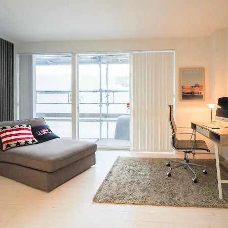 Central Location, Newly Renovated, Feeling 아파트 *